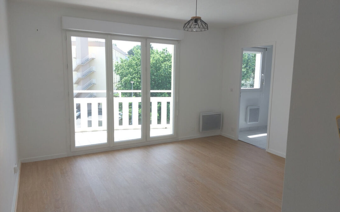 Bayonne limite Anglet – T2 rénové avec terrasse et cave