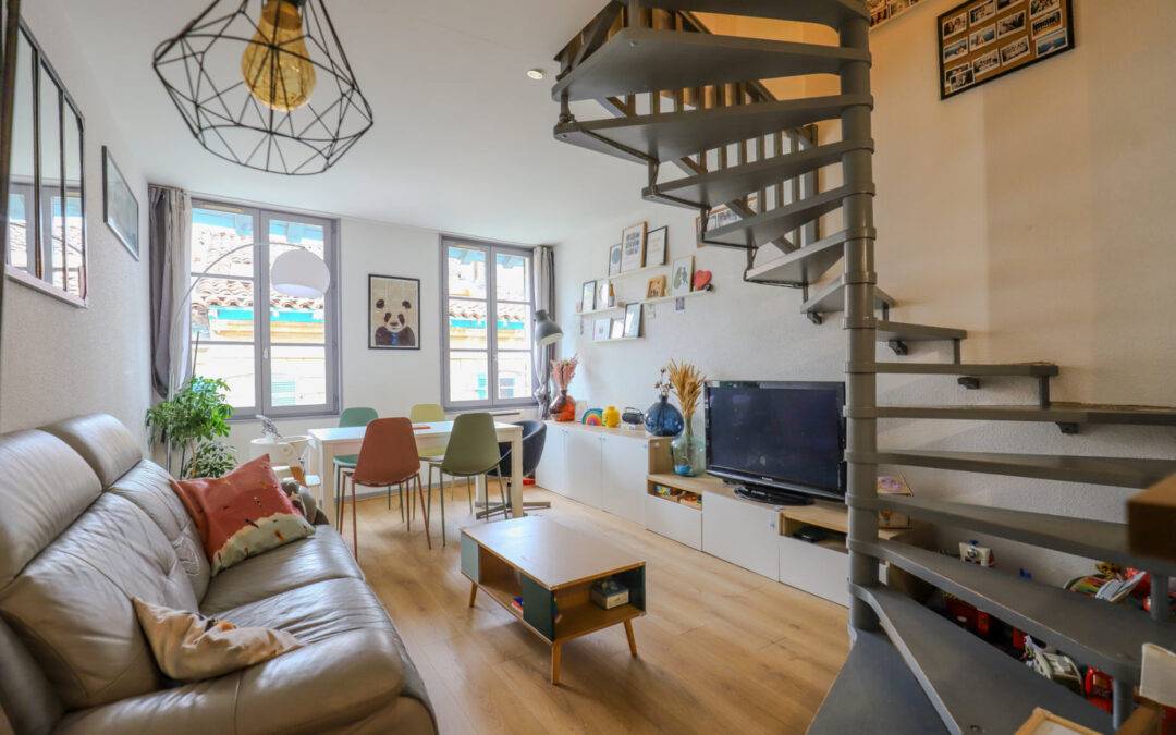 Exclusivité, Bayonne Les Halles appartement de type 3 en duplex avec ascenseur.